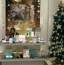 Weihnachtliche Schaufensterdekoration © Barbaras Dekoservice