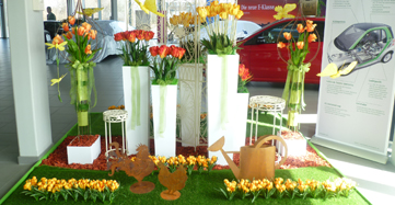 Frühlingsdekor im Autohaus © Barbaras Dekoservice