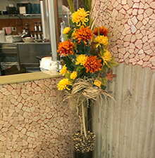 Gesteck mit Blumen © Barbaras Dekoservice