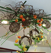 Deckendekoration mit Frühlingsblumen © Barbaras Dekoservice