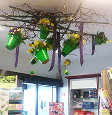 Deckendekoration mit Blumentöpfen © Barbaras Dekoservice